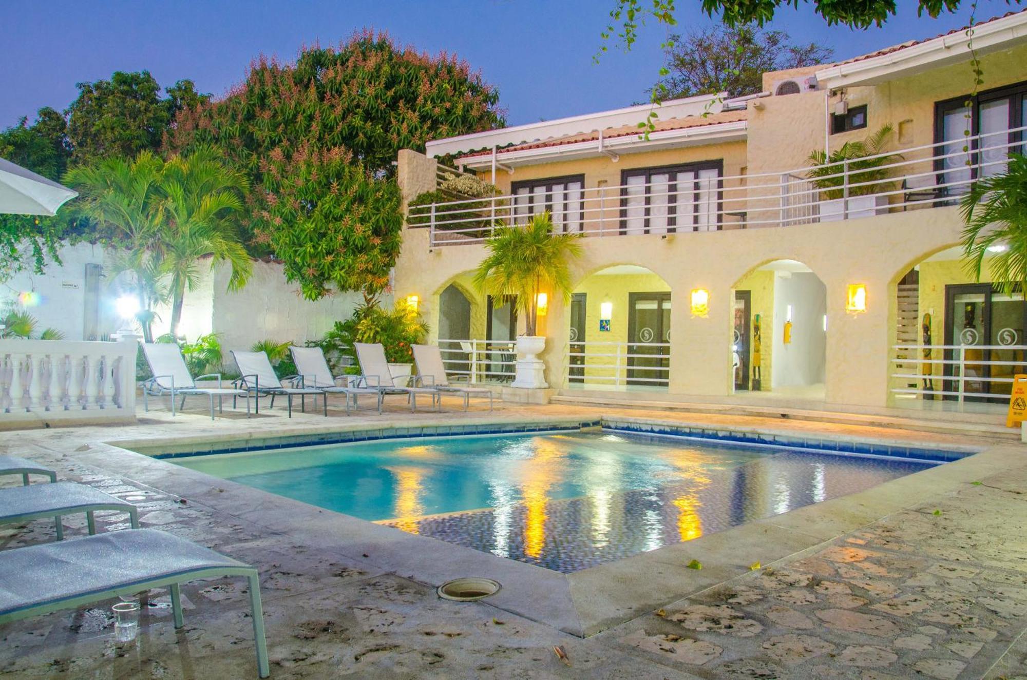 Hotel Santorini Casablanca Papares Екстериор снимка